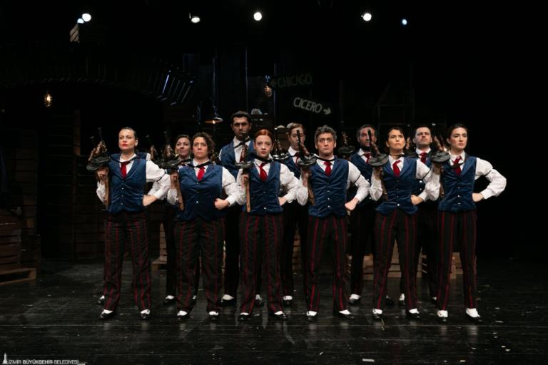 Arturo Ui’nin Önlenebilir Tırmanışı” ayakta alkışlandı